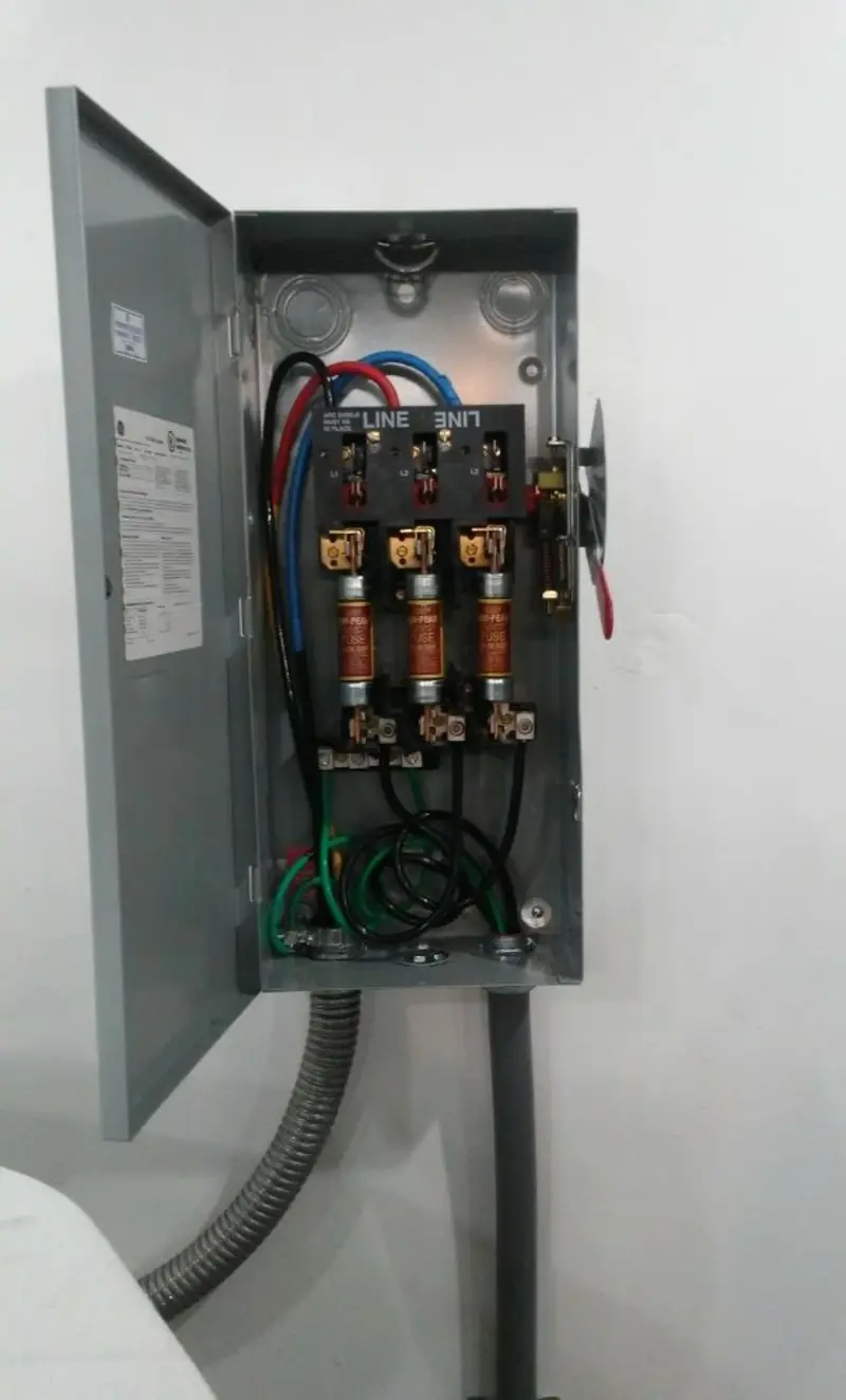 Three-phase disconnect switch installed for Electrical Wiring & Rewiring in Upper Arlington
